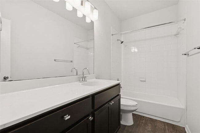 Building Photo - 1200 10th St