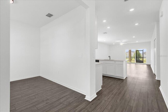 Building Photo - 4721 SW 83rd Lp