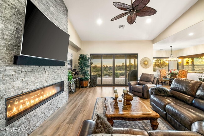 Building Photo - 5885 West St