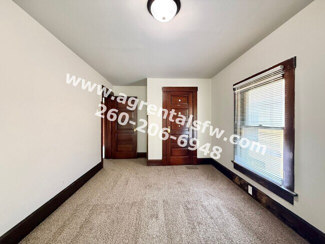 Building Photo - 2921 Hoagland Ave