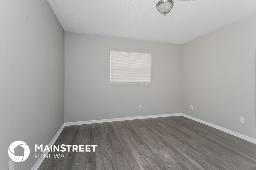 Building Photo - 159 NW Avens St