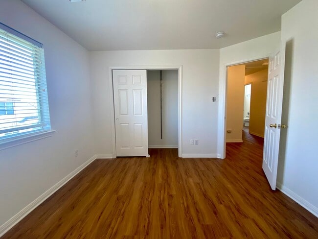 Building Photo - Lovely home in desirable Scofield Farms!