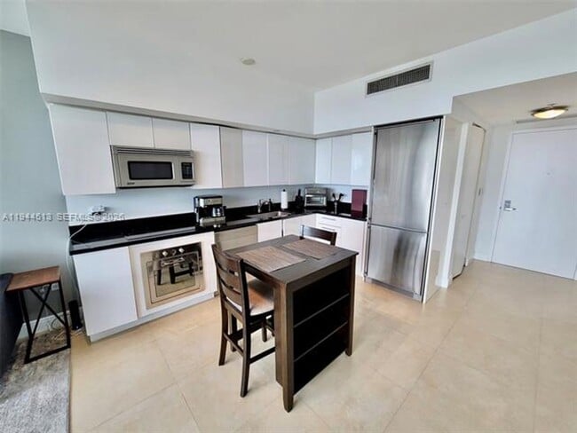 Building Photo - 92 SW 3rd St