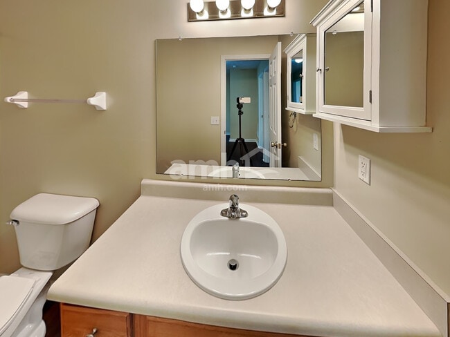 Building Photo - 3848 Sugarbark Dr