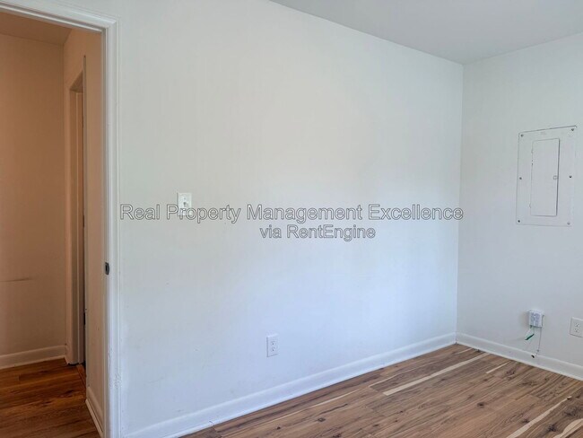 Building Photo - 108 Hassell Ct