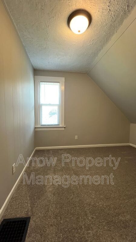 Building Photo - 2211 Sheldon St