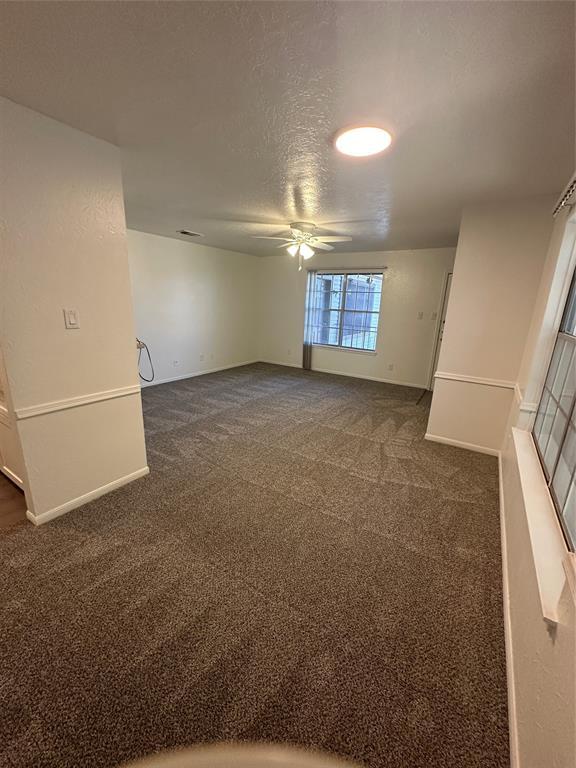 Building Photo - 711 Skylark Rd