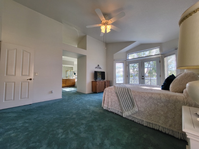 Building Photo - 21714 Agajanian Ln