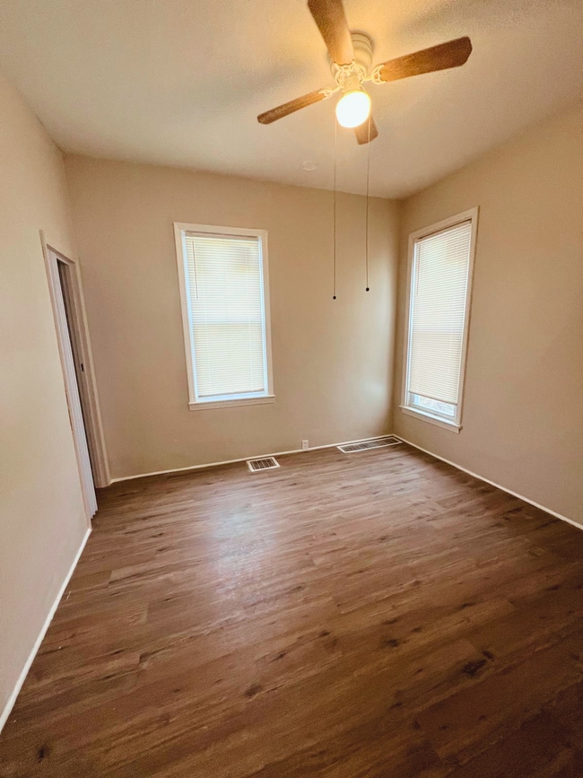 Building Photo - 836 E 156th St