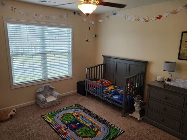 Building Photo - 4 Bedroom 2.5 Bath unfurnished home in Nautical Reach Neighborhood