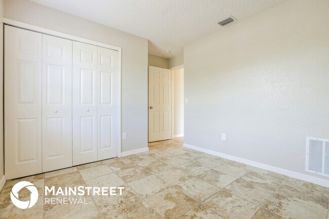 Building Photo - 22225 Seaton Ave