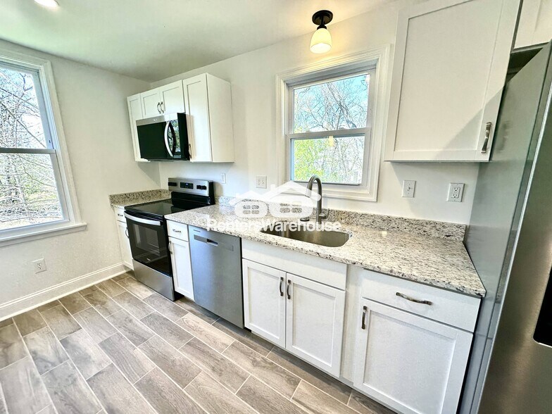 Building Photo - 4210 College Ave