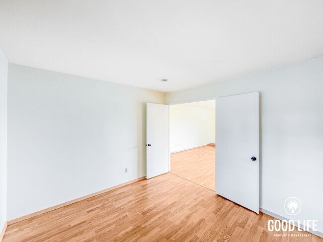 Building Photo - 2BD/1BA Condo in Clairemont with Balcony, In-Unit Laundry & Reserved Parking