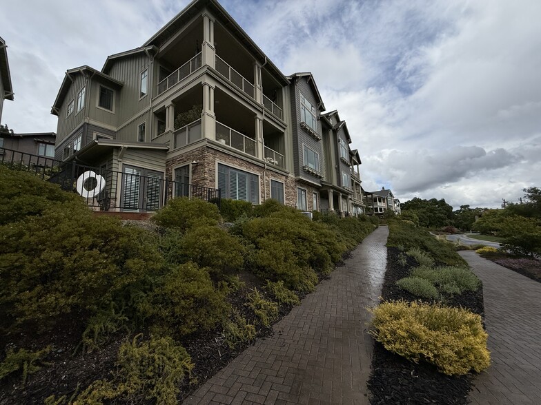 Building Photo - 1006 Woodbury Rd