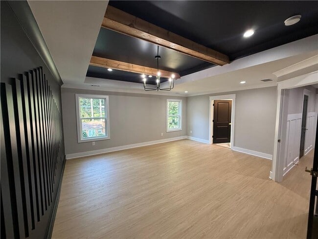 Building Photo - 320 Pine Valley Dr