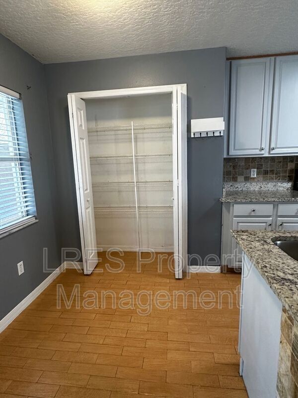 Building Photo - 2825 Cliffe Ct