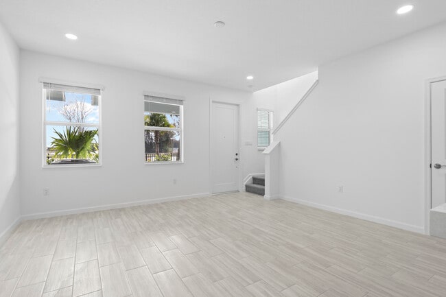 Building Photo - 4616 Longwood Lk Sq