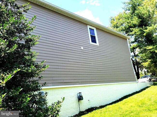 Building Photo - 1108 Swan Creek Rd