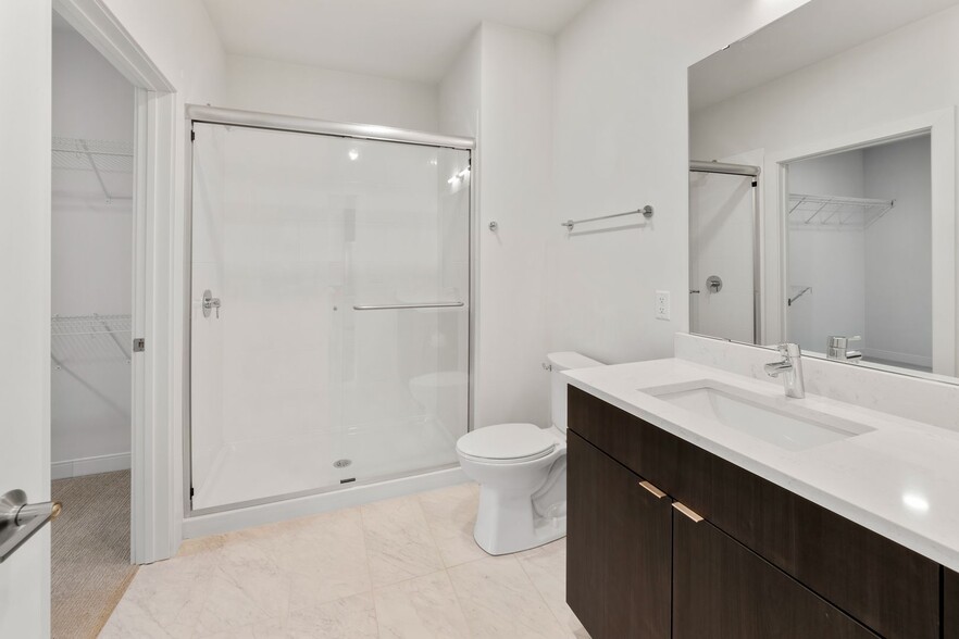 Building Photo - 5945 6th Ave