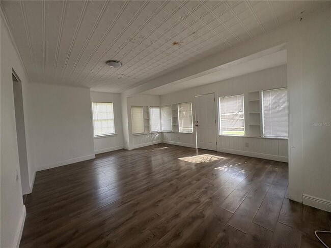 Building Photo - 121 Kensington Rd