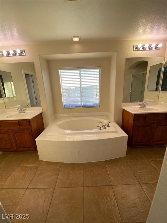 Building Photo - 8569 Calomeria Ct