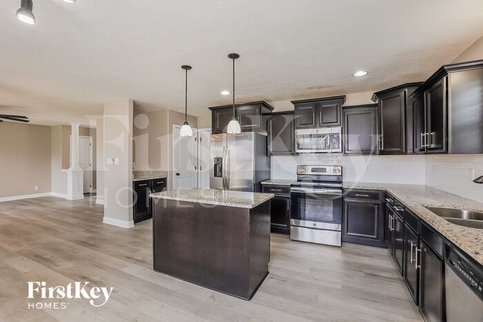 Building Photo - 3765 Windhaven Dr