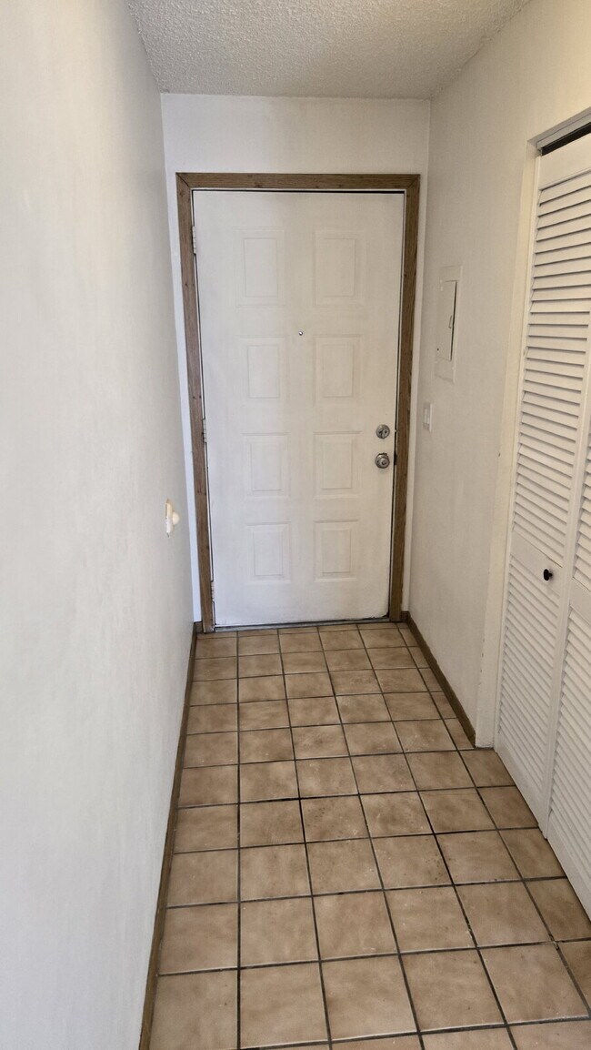 Building Photo - 8635 Clay St