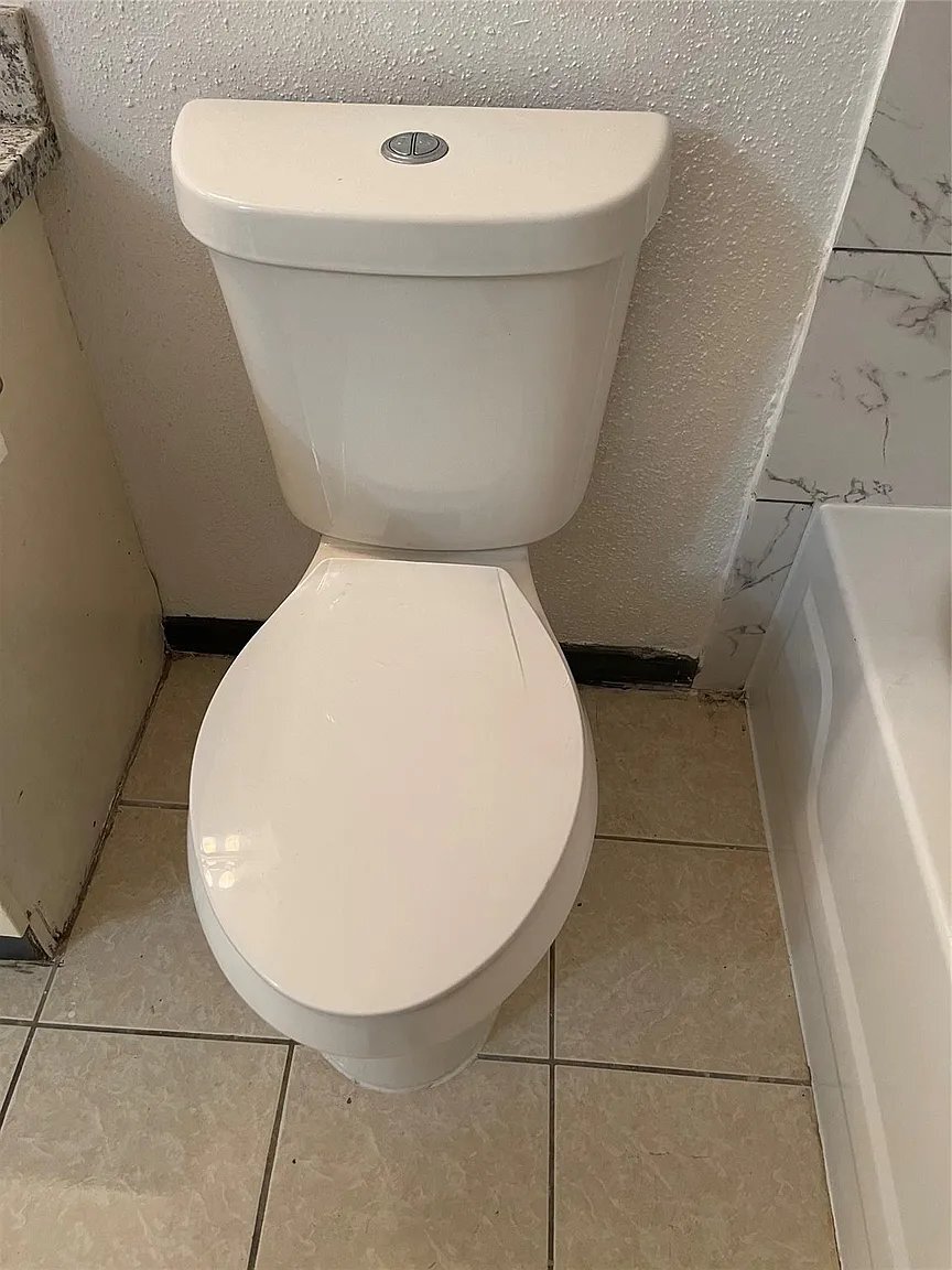 Building Photo - 9700 Leawood Blvd