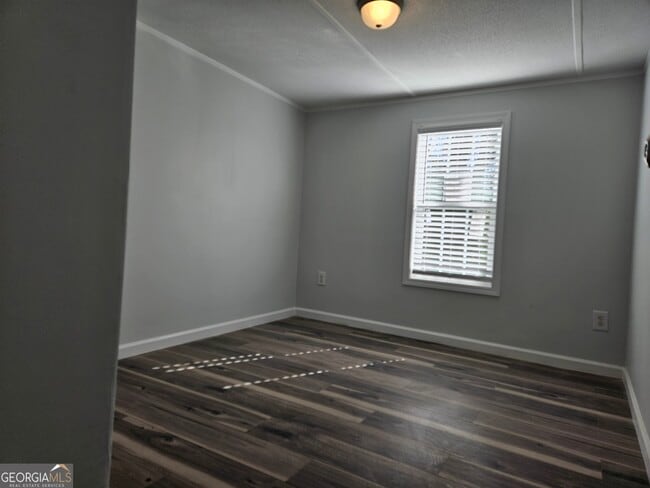 Building Photo - 150 Back St