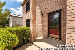 Building Photo - 3935 Knollcross