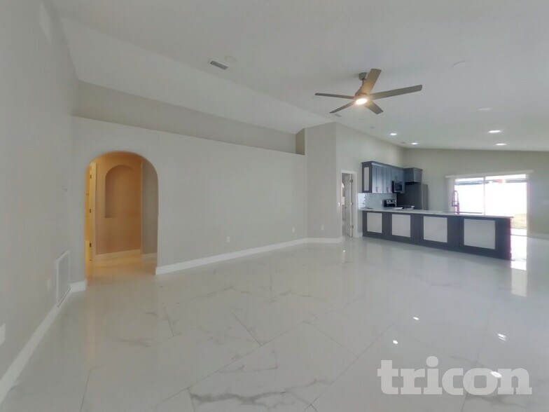 Building Photo - 30229 Double Dr