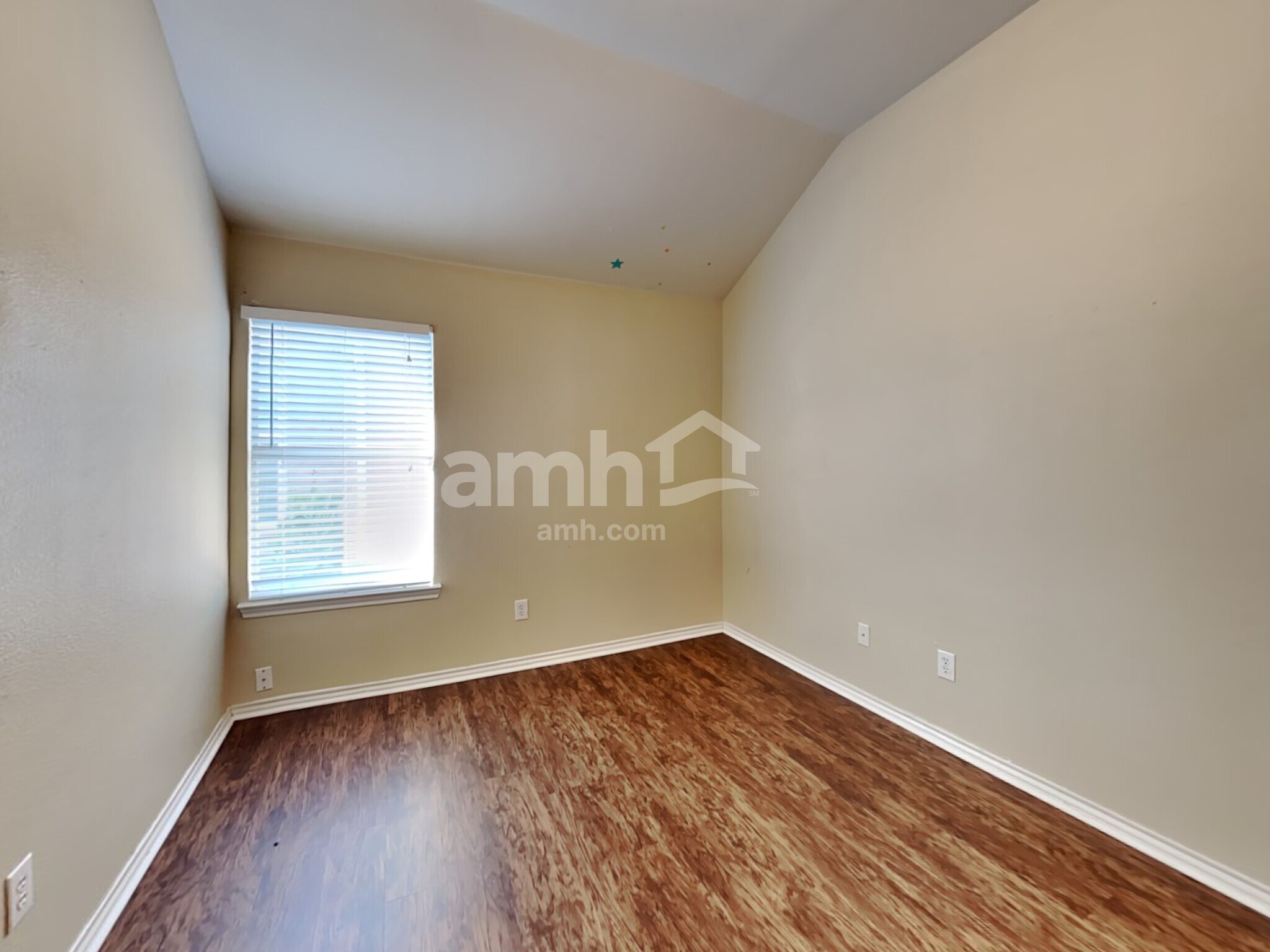 Building Photo - 7509 Amsterdam Ln
