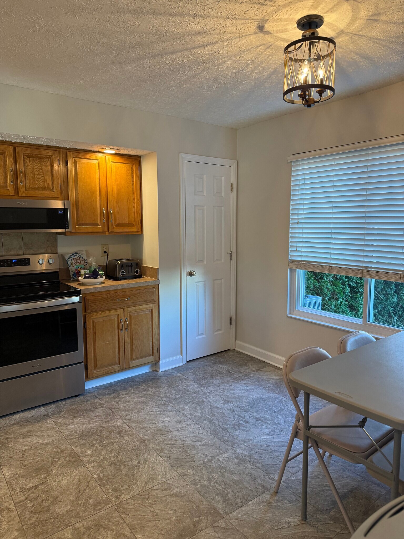 Building Photo - 6941 Dublin Village Dr