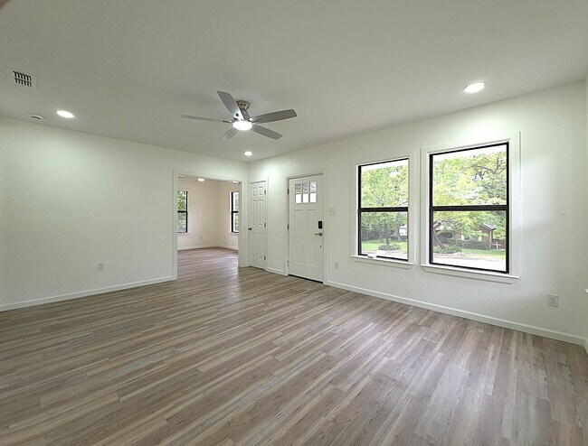 Building Photo - Fully Remodeled Home in the Heart of Tyler...