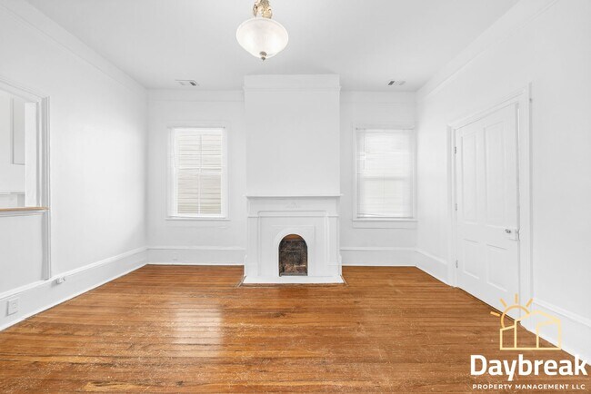 Building Photo - 112 E Anderson St