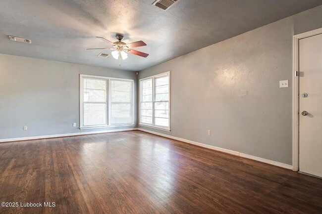 Building Photo - 2609 33rd St