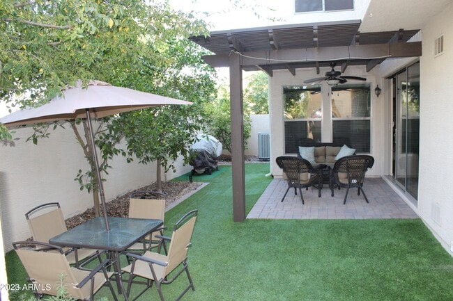 Building Photo - 3457 S Swan Dr