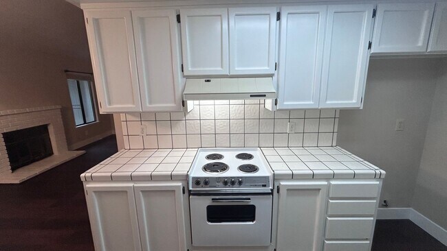 Building Photo - 3545 Thomas More Way