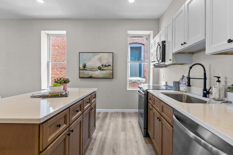 Building Photo - 3166 Oregon Ave