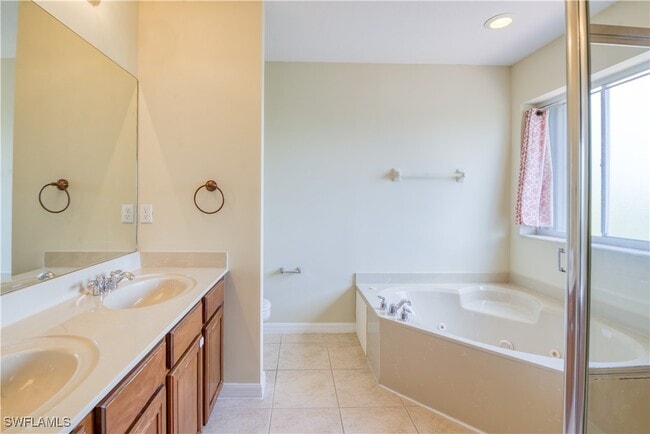 Building Photo - 9774 Roundstone Cir