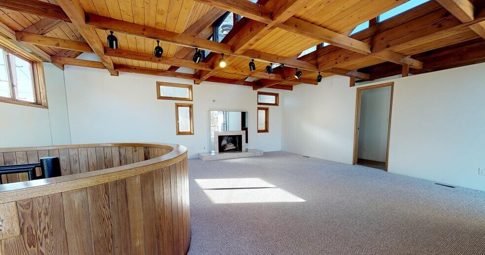 Building Photo - 1205 Pine Ave