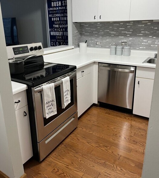 Primary Photo - 3660 N Lake Shore Dr