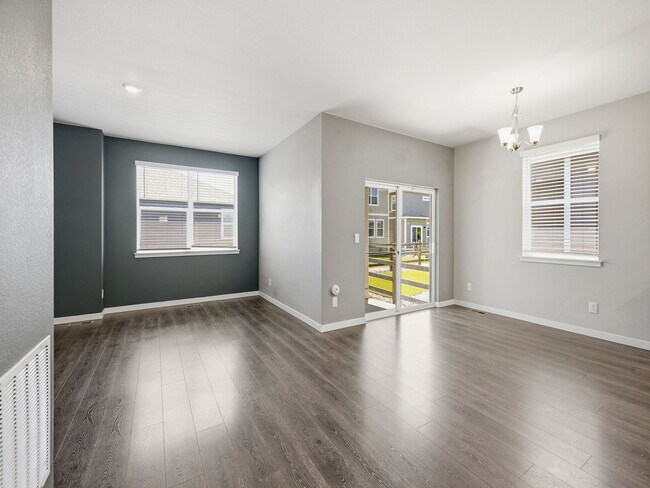 Building Photo - Gorgeous 4-Bed 2-Bath home Fort Collins, CO!