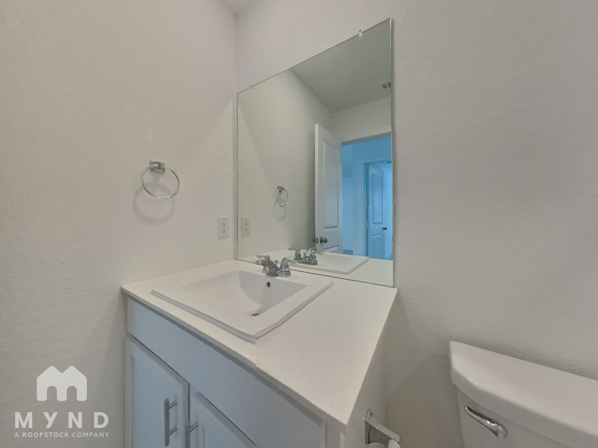 Building Photo - 10607 Aqueduct Crk