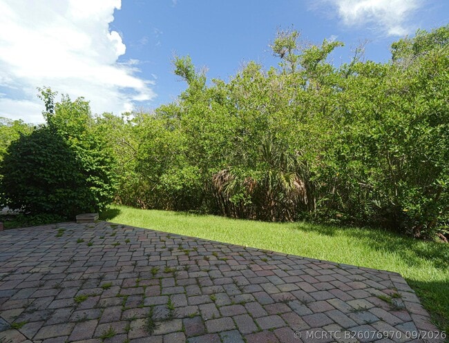 Building Photo - 1140 Cheval Dr