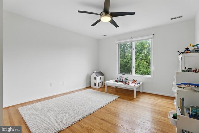 Building Photo - 2868 Pebble Beach Dr