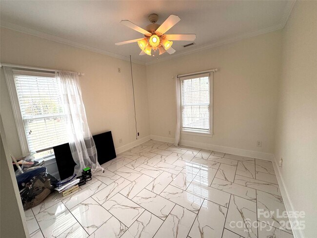 Building Photo - 5919 Newell Dr