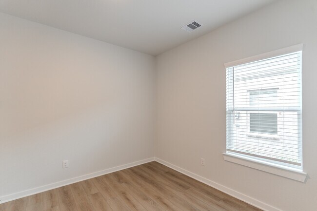 Building Photo - 8555 Blueberry Ash St