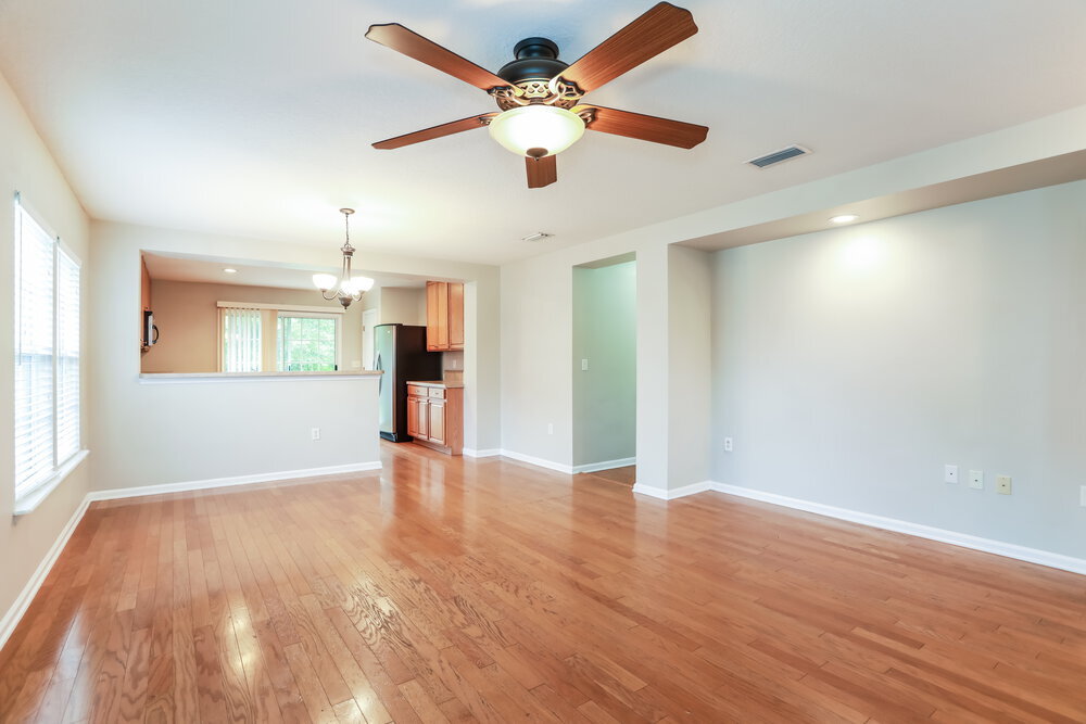 Building Photo - 11311 Justin Oaks Dr N