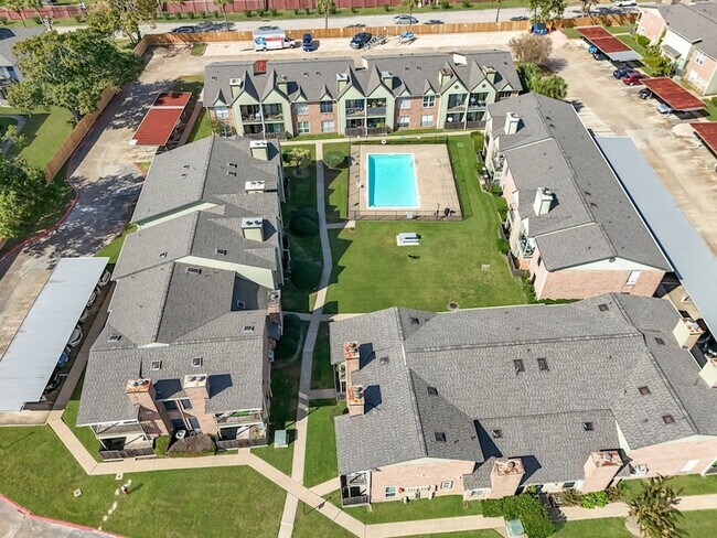 Building Photo - 18800 Egret Bay Blvd